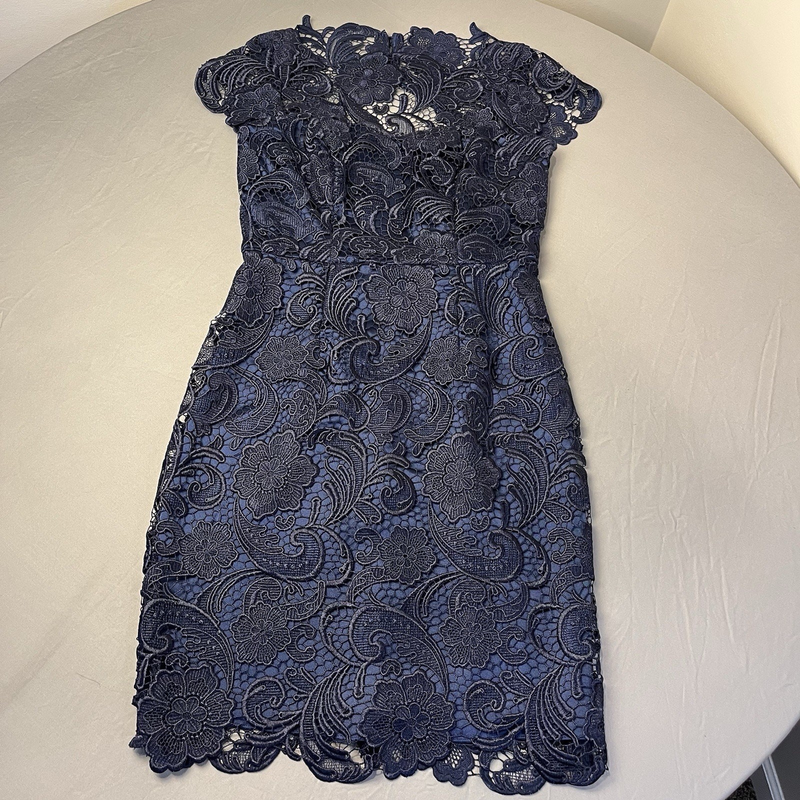DECODE 1.8 Sheath Dress Sz 4 Womans Navy Blue Scalloped Floral Lace Cap Sleeve