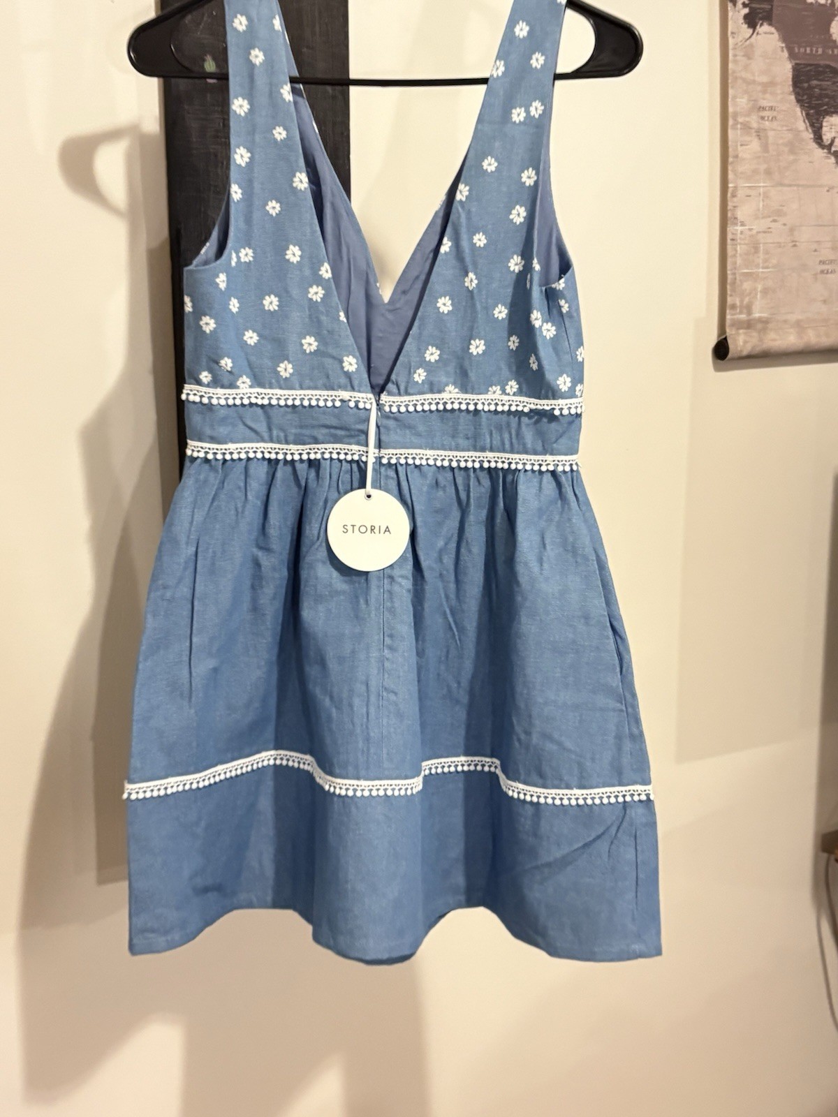 Storia Women’s Sleeveless Embroidery Chambray Dress with Lace Trim