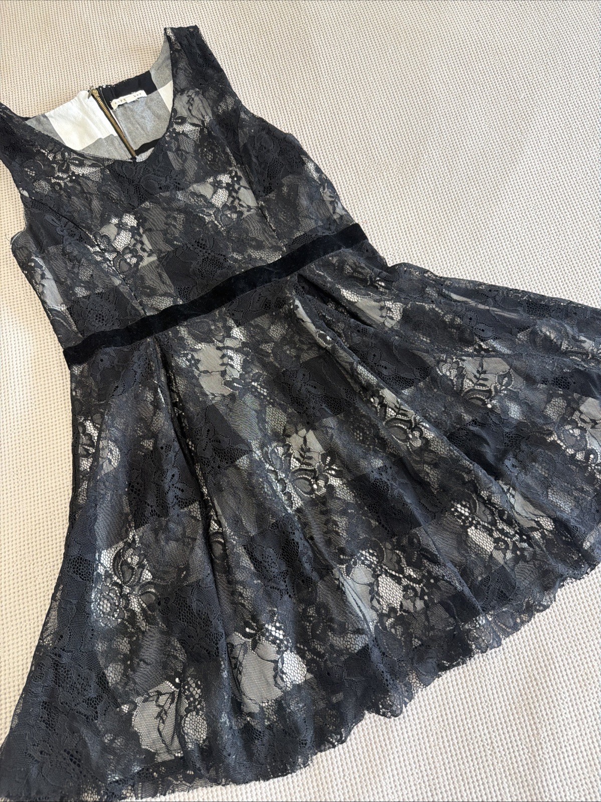 Black, And White Checkerboard Lining A Lace Overlay Velvet Belt Women’s Dress ￼