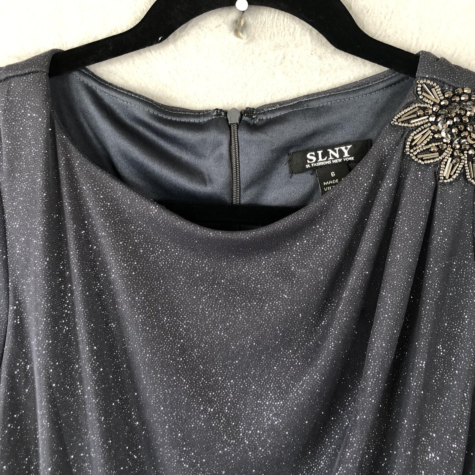 Party Dress Womens Size 6 Gray Silver Beaded Cape Overlay Sheath Cocktail Formal