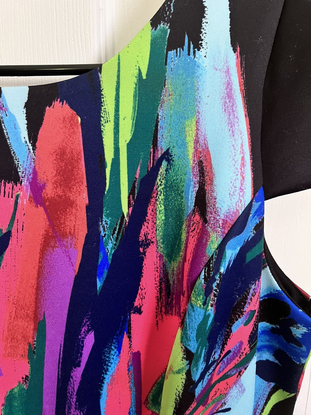 NWT MAIA Size 10 Abstract V Back Knee Length Splatter Print Sheath Dress