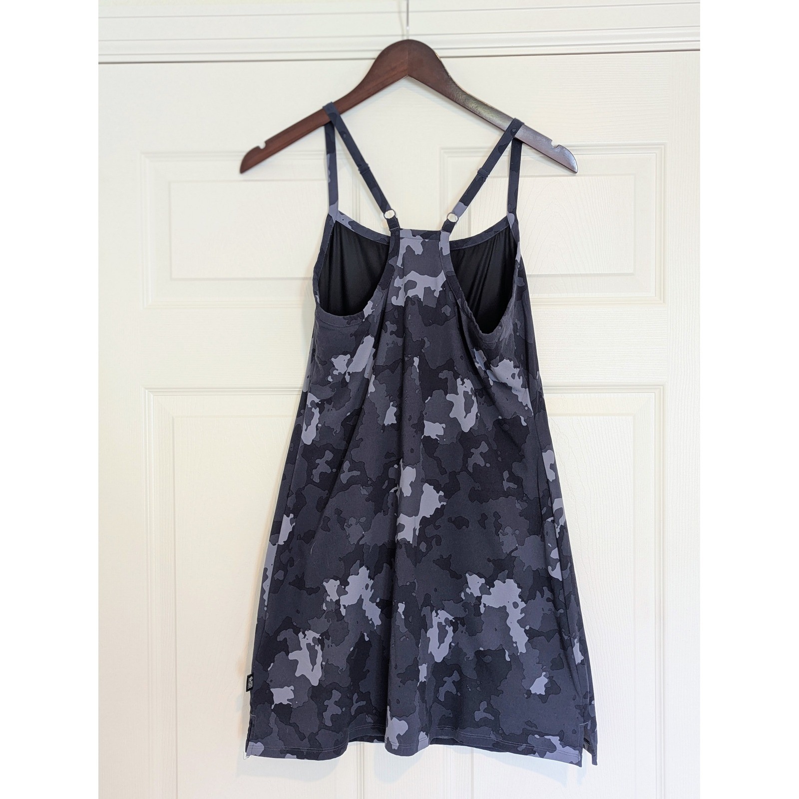 Mountain Hardwear Dynama Racerback Athletic Dress Grey Camo Medium EUC Gorpcore