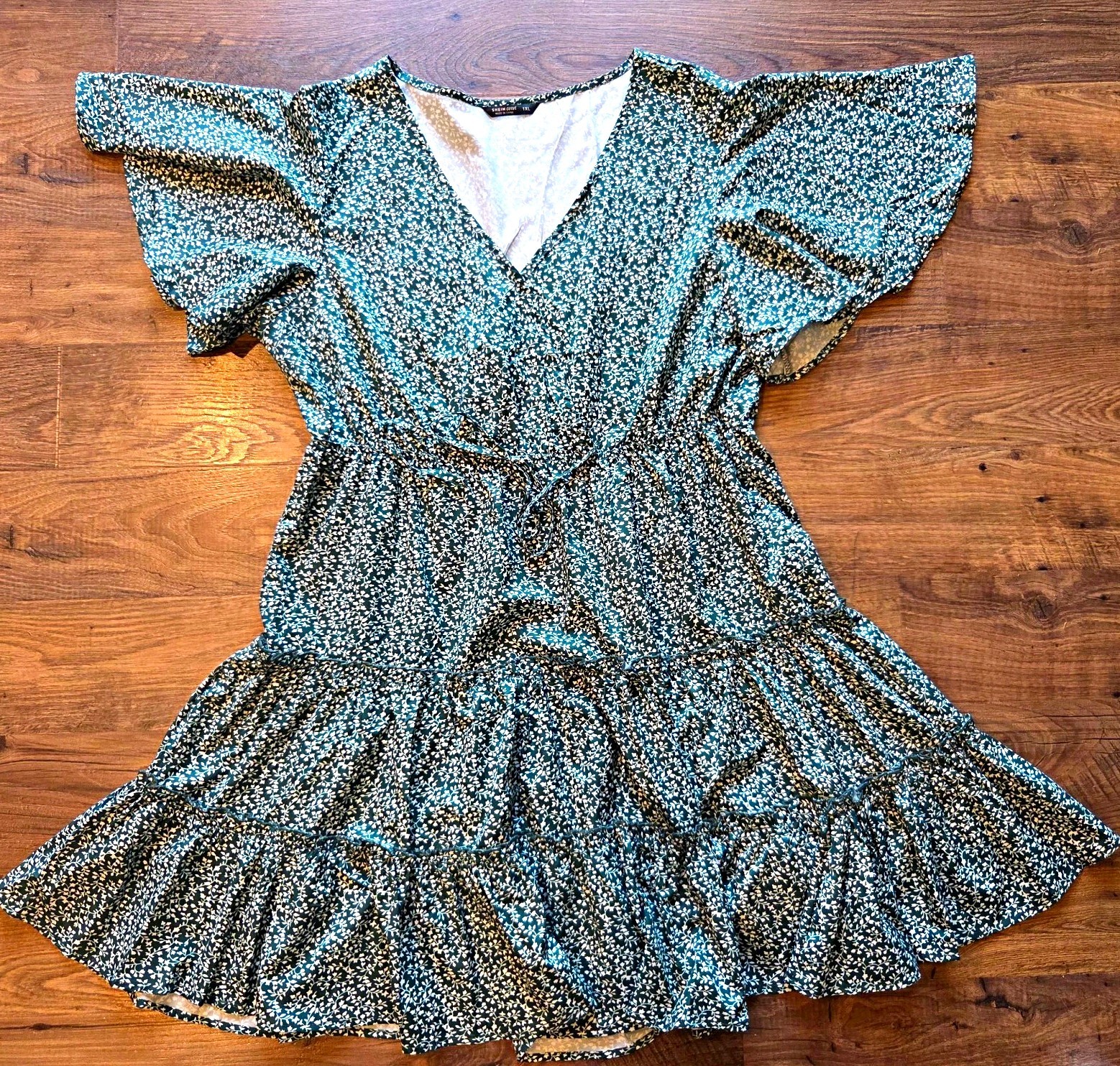 SHEIN CURVE Green/White Floral V-Neck Flutter Sleeve Tiered Dress 1XL