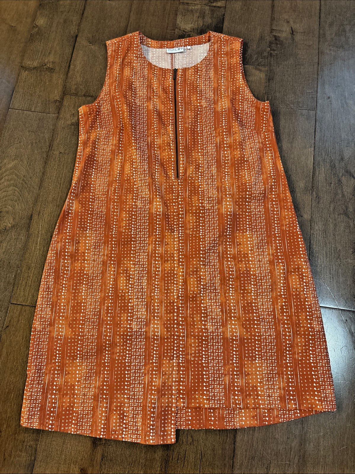 FOIL 1/2 Zip Orange Dot Shift Dress Womens 8 Sleeveless Pockets Stretch Step Hem