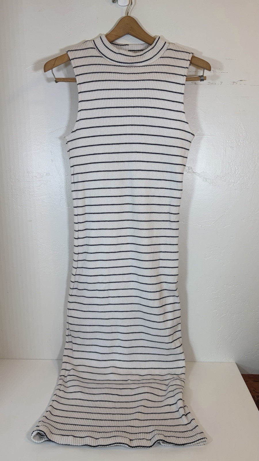 Dolan Left Coast Collection Jules Sleeveless Striped Sheath Midi Dress Small
