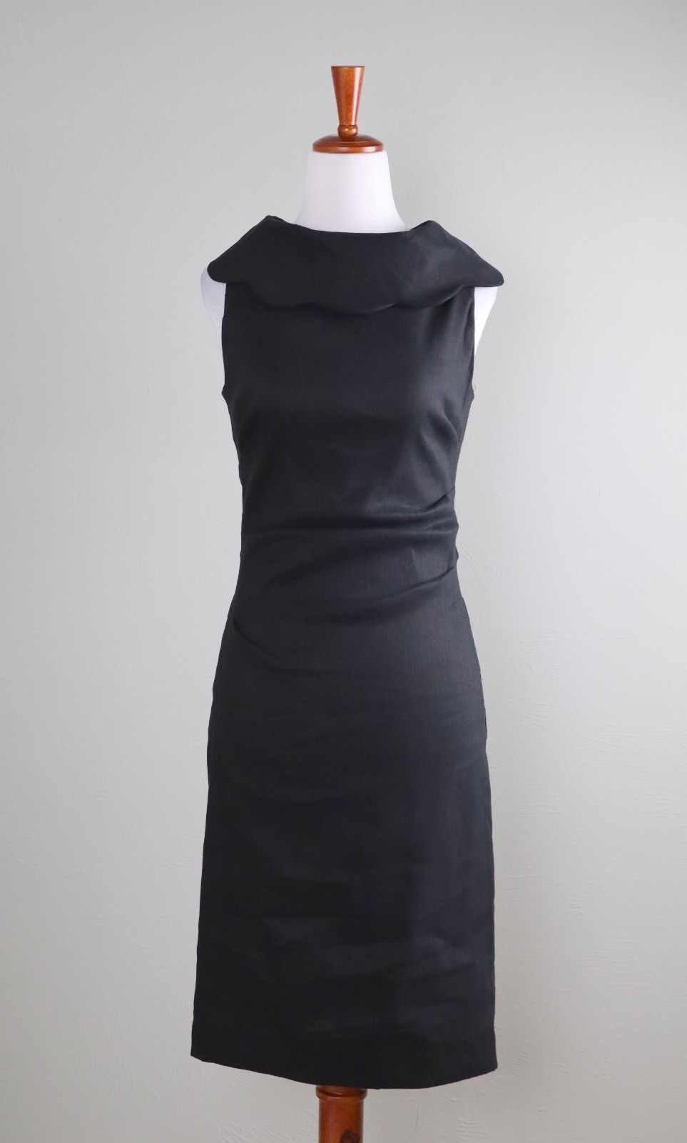 SARA CAMPBELL $168 Solid Black Lined Scalloped Pleated Linen Dress Size XS