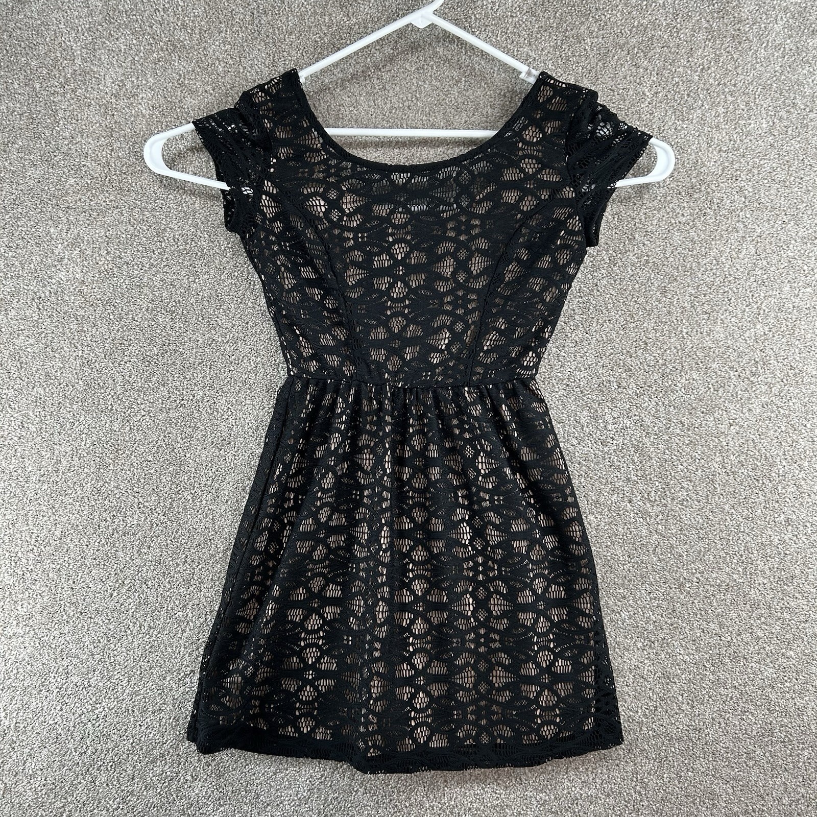 Speechless Junior Dress Size 5 Black Floral Lace Short Sleeve Back Zip Closure