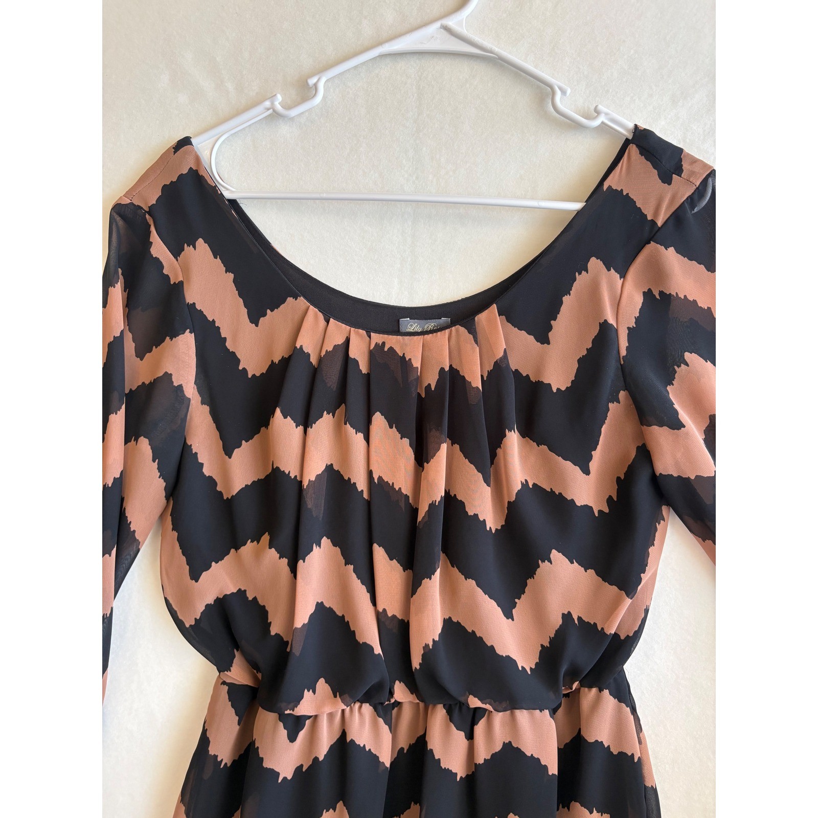 Lily Rose Chevron Print Mini Dress Black Tan 3/4 Sleeve Elastic Waist Medium