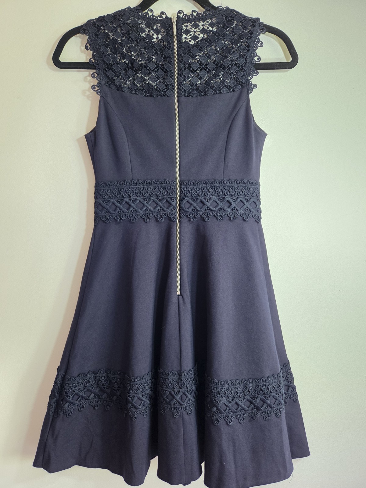 FOREVER NEW Size 8 Navy Lace Fit & Flare Sleeveless Knee Length Dress