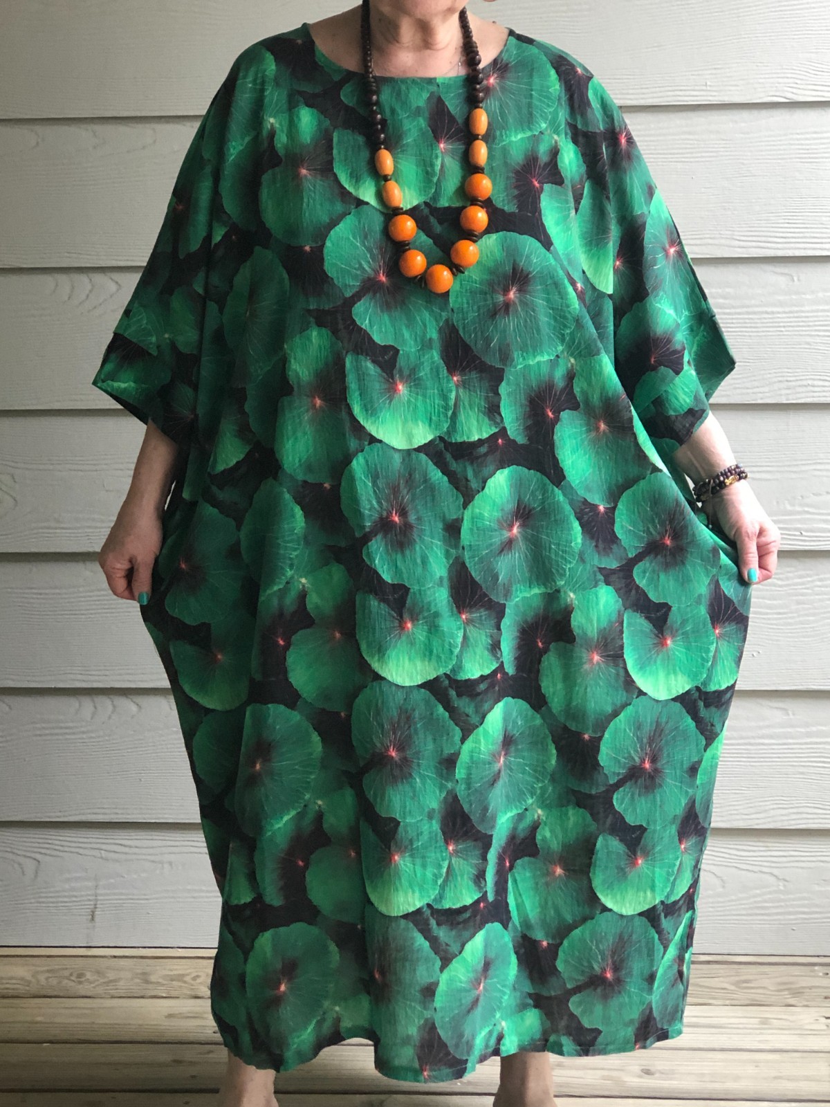 LAGENLOOK ARTSY BOHO BUBBLE FLORAL VISCOSE KELLY GREEN DRESS WITH NECKLACE PLUS