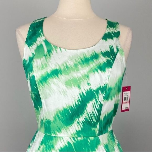Vince Camuto Womens Sleeveless Sheath Dress Green Feline Absract Print size 10