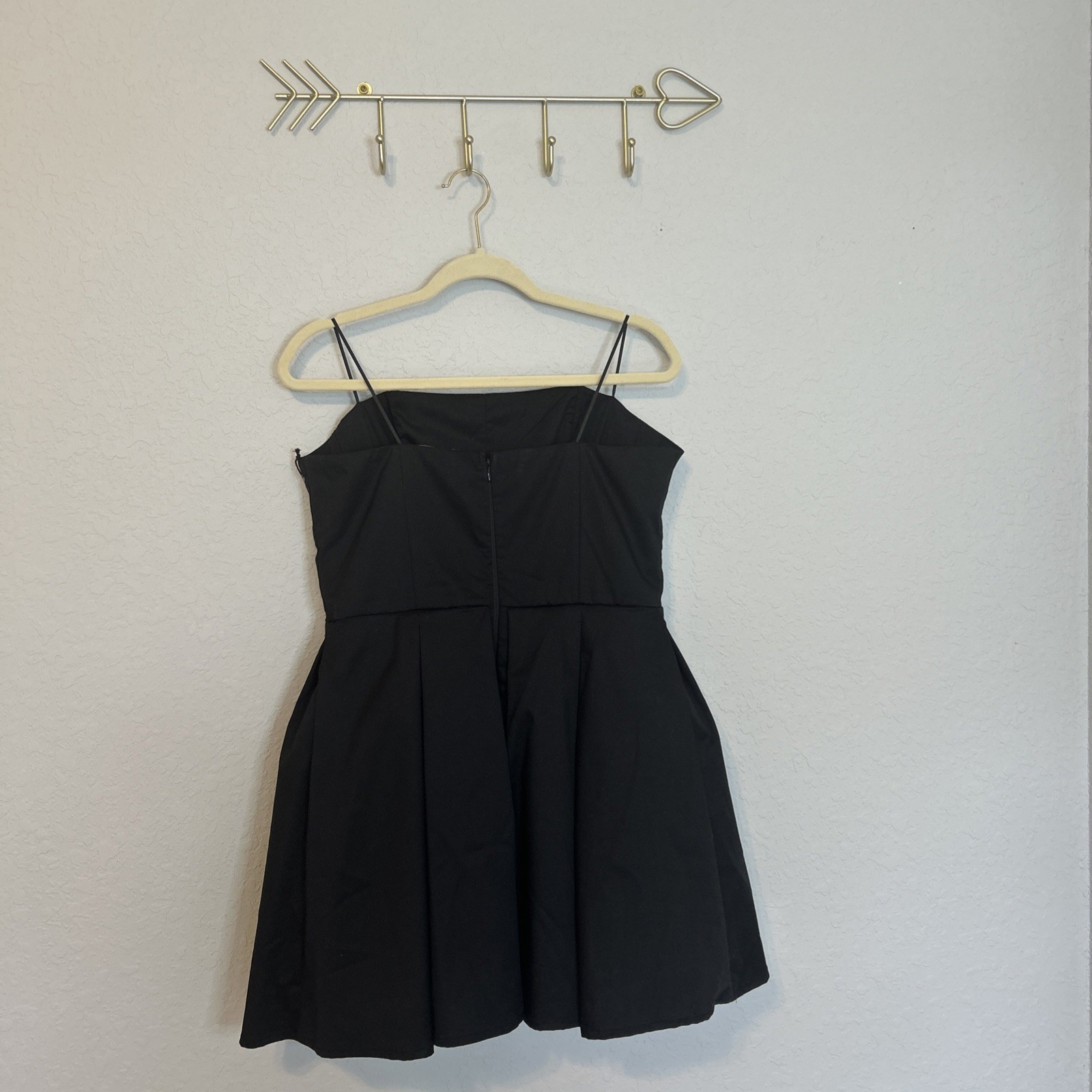 NWT Yari ‘s Botique Black Fit And Flare Mini Dress