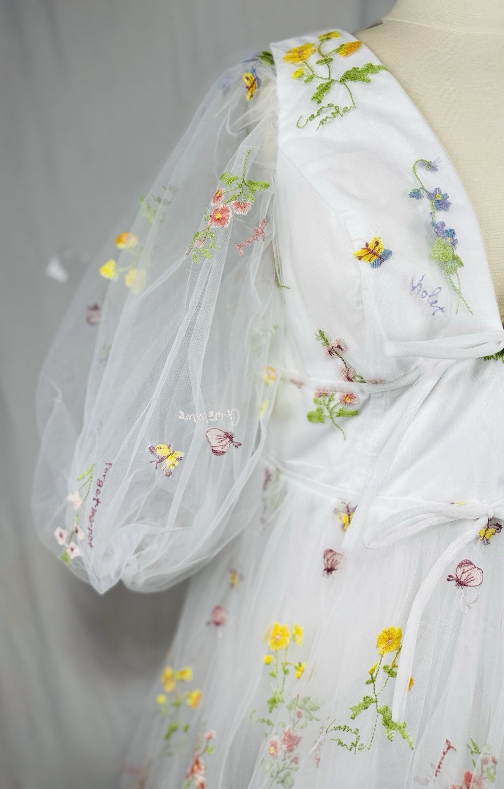 Whimsical Wildflower Embroidered Dress Tulle Puffy Sleeve Corset Back Size M