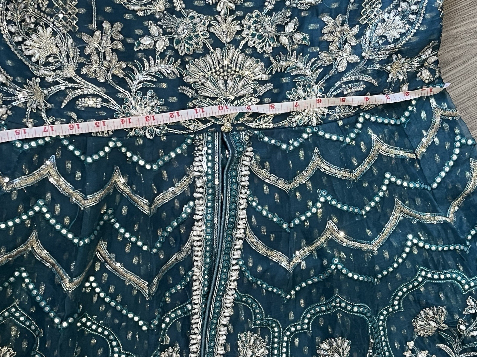 A Beautiful Terquise Heavy Embroidered Beaded Long Dress Suit Size Medium. VGC
