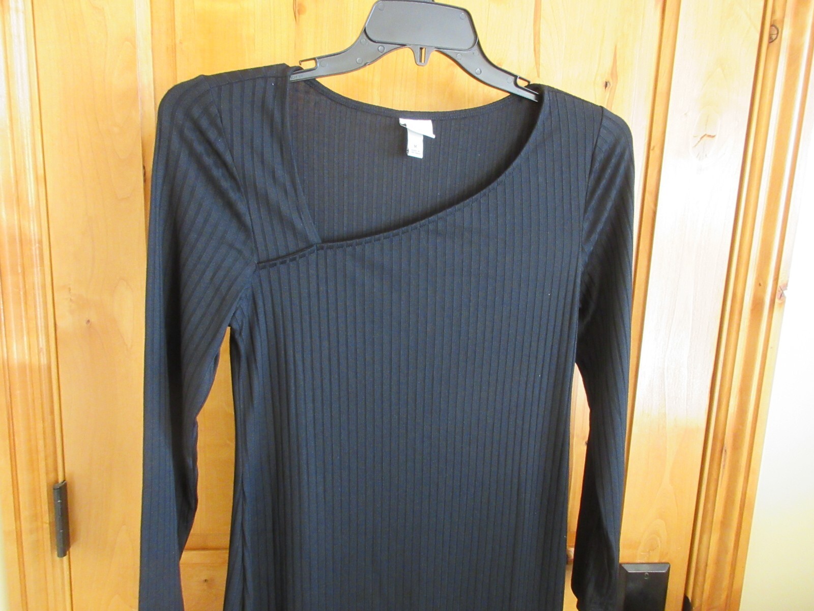 A NEW DAY SIZ M BLACK DRESS VERTICAL STRIPE LSLV MAXI WRINKLE RESISTANT VENT HEM
