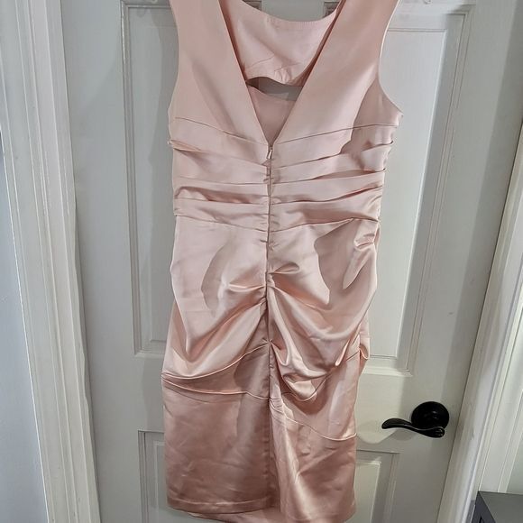 David’s Bridal Short Sleeve Petal Stretch Satin Knee Length Dress Sizes 12 & 14