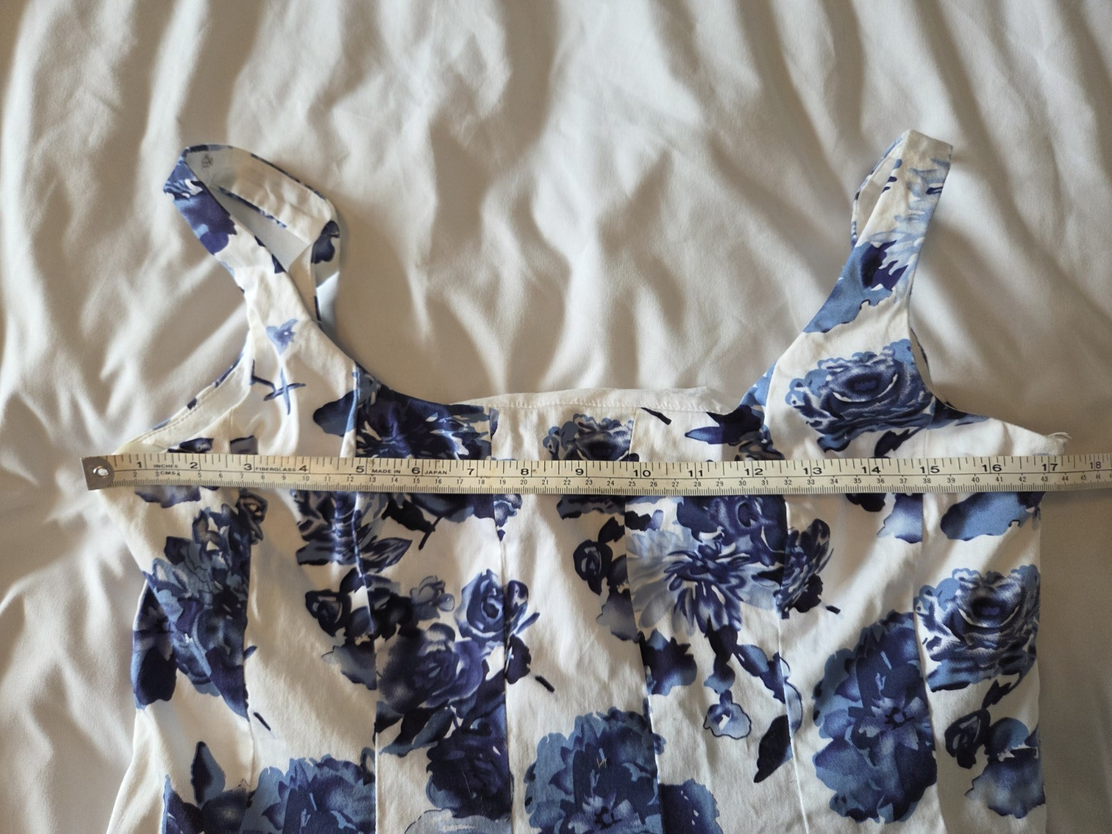 American Living Size 12 Blue White Floral Knee Length Dress with Pockets