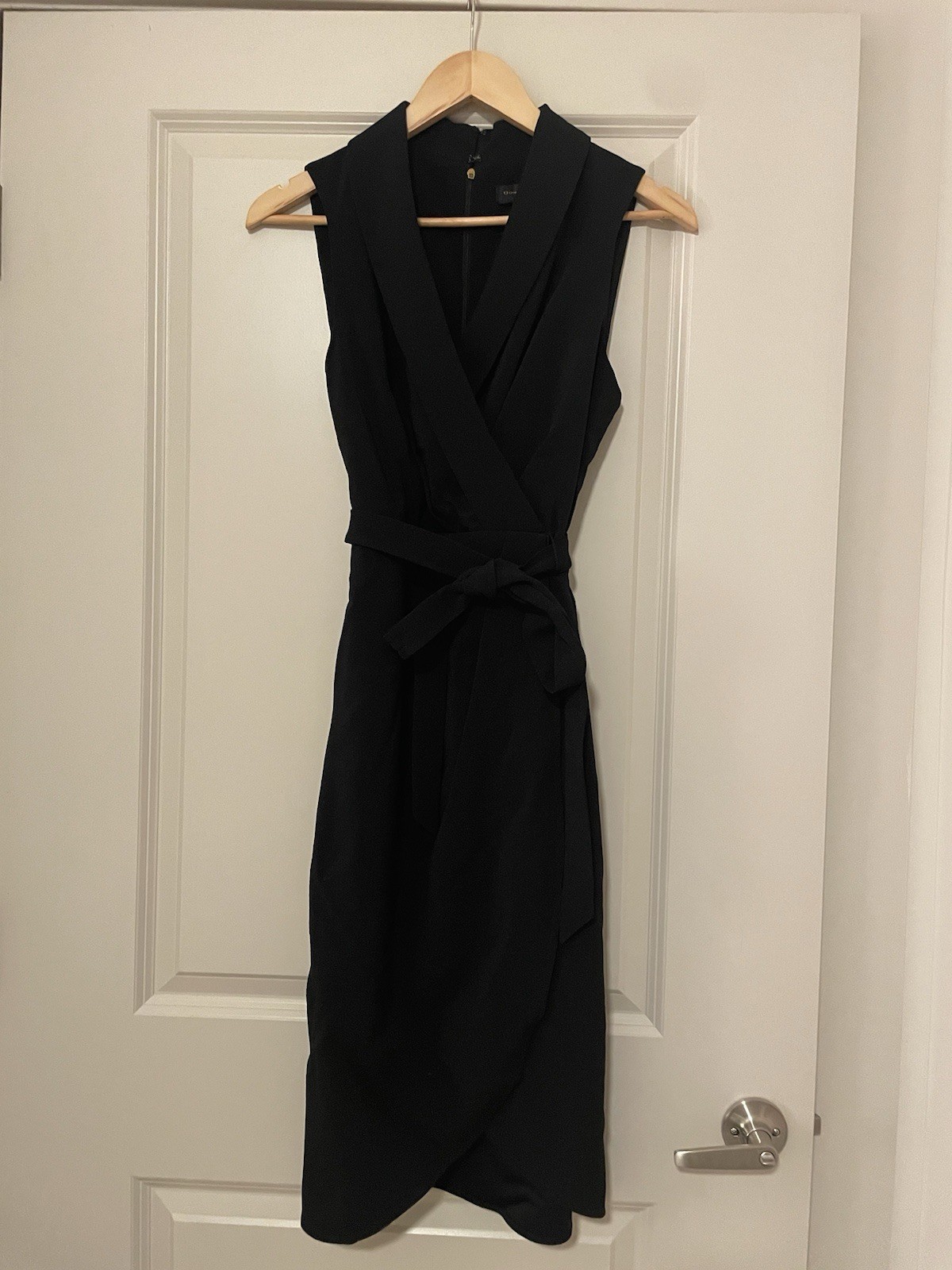 Donna Karan New York Black Solid V-Neck Sleeveless Wrap Belted Dress 8