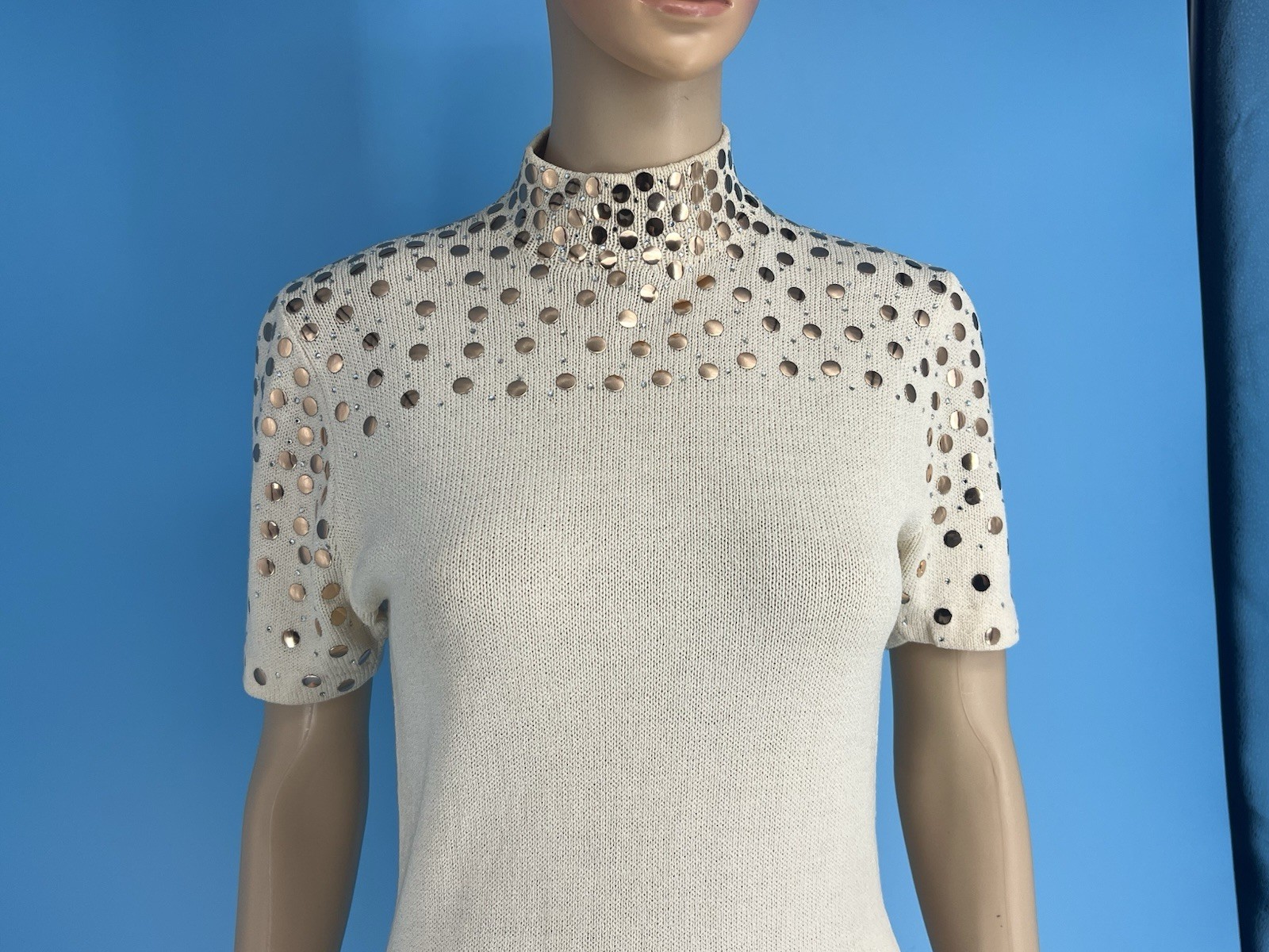 St. John Marie Gray Knit Ivory Gold Studded Sheath Dress Size: 4 Made in USA