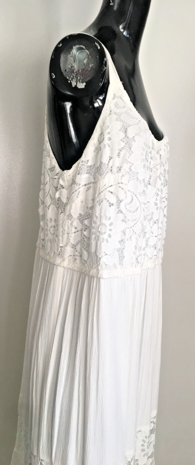NWT LANE BRYANT Size 18/22 White Lace Cotton Rayon Nylon Blend Lined Dress