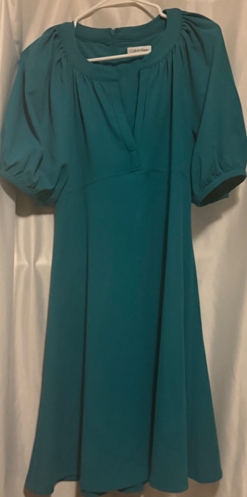 calvin klein dress 6, elegant, can be worn for any occasion. Beautiful color.