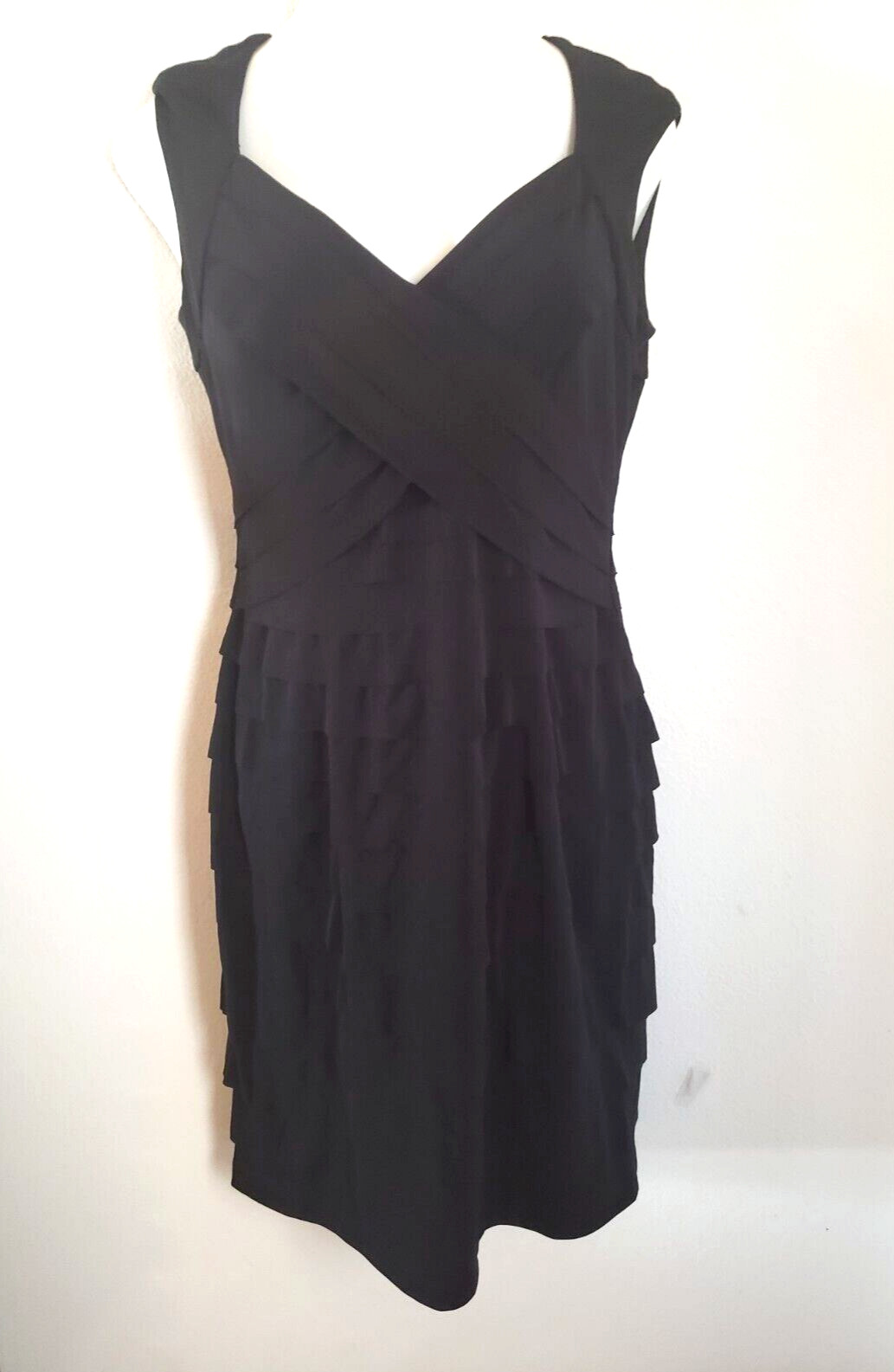 Jones Wear Dress Size 10 bust 40″ Black Stretchy Sheath Ruffled hidden back zip