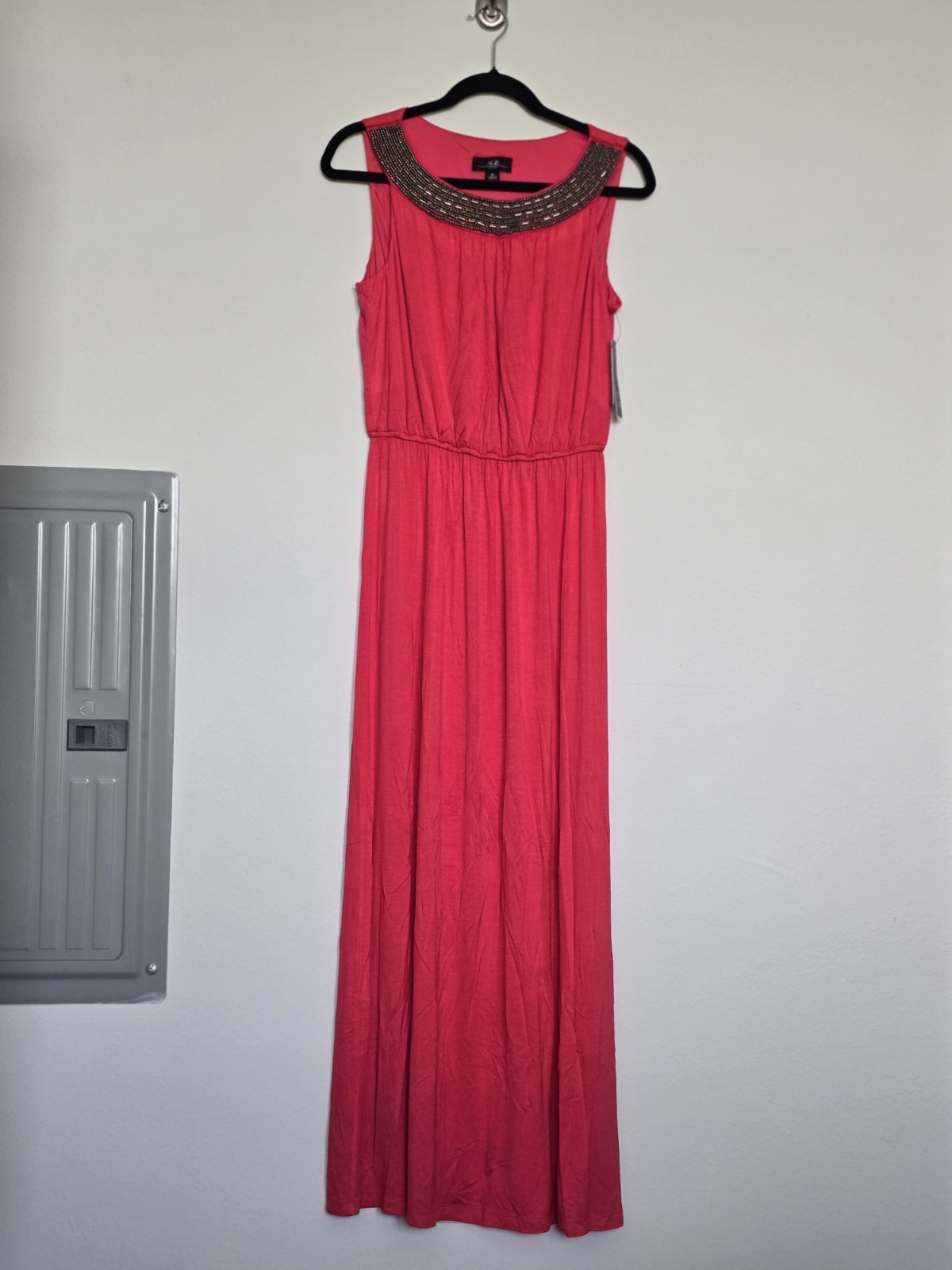 AGB Dress Women Long Sleeveless Shift Dress Size M/Pink/Metallic Beaded Design