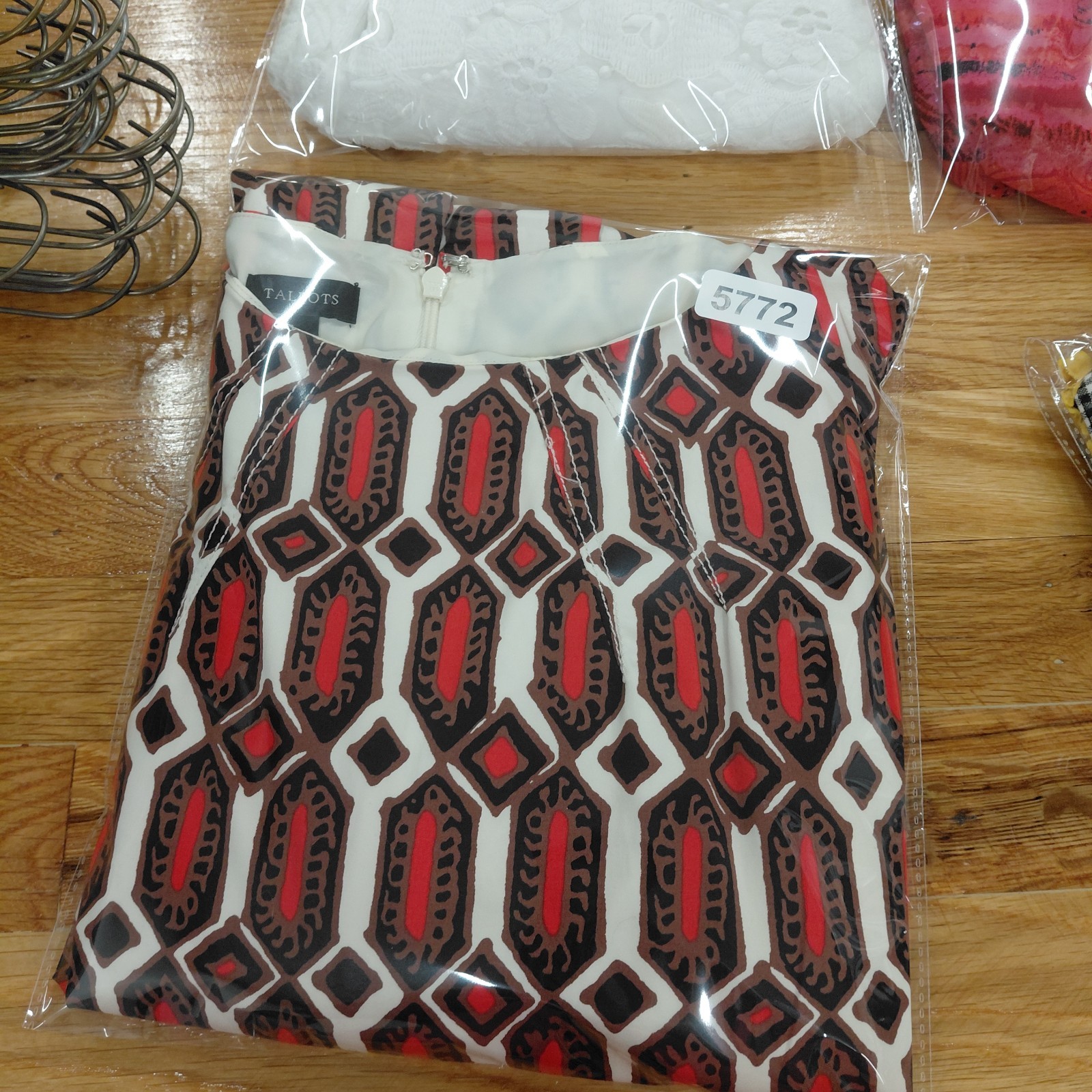 Talbots Shift Dress Women’s Size 14 Red Brown Black White Geometric Sleeveless