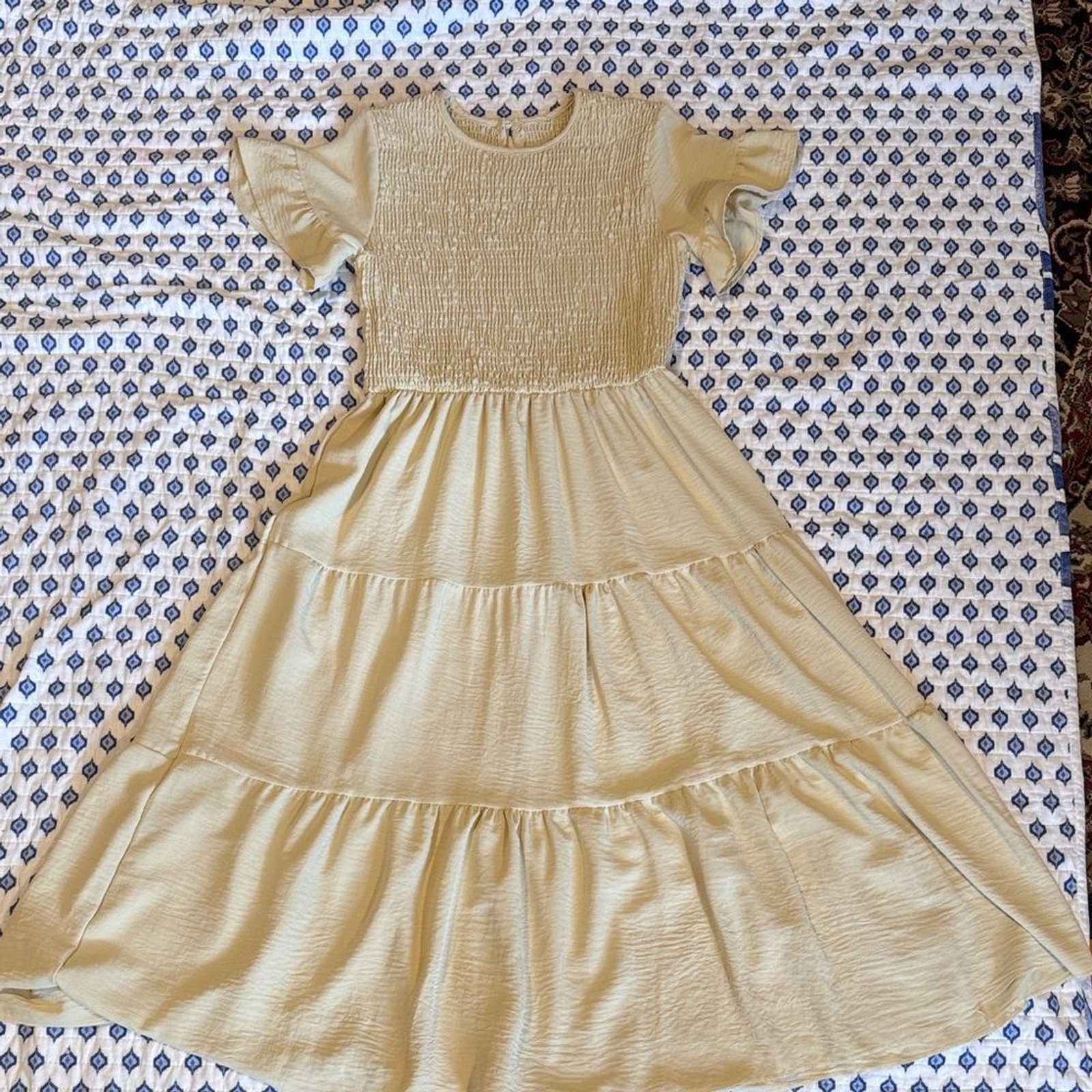 Elegant Tan cream smocked ruffled maxi dress Large no brand