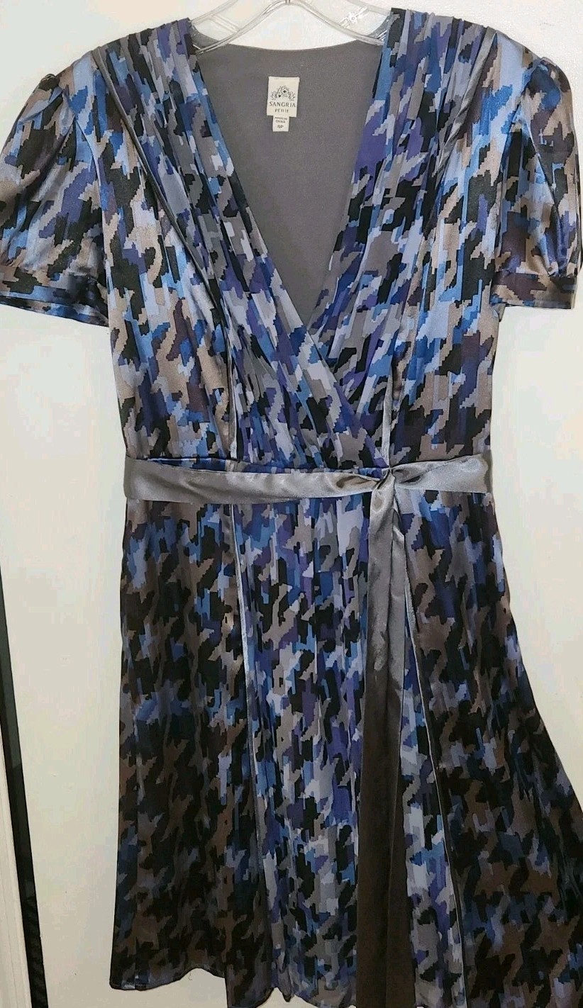 ~SANGRIA Blue/Gray/Black Geometric Satin Wrap Dress V-Neck Puff Short Sleeve 4P~