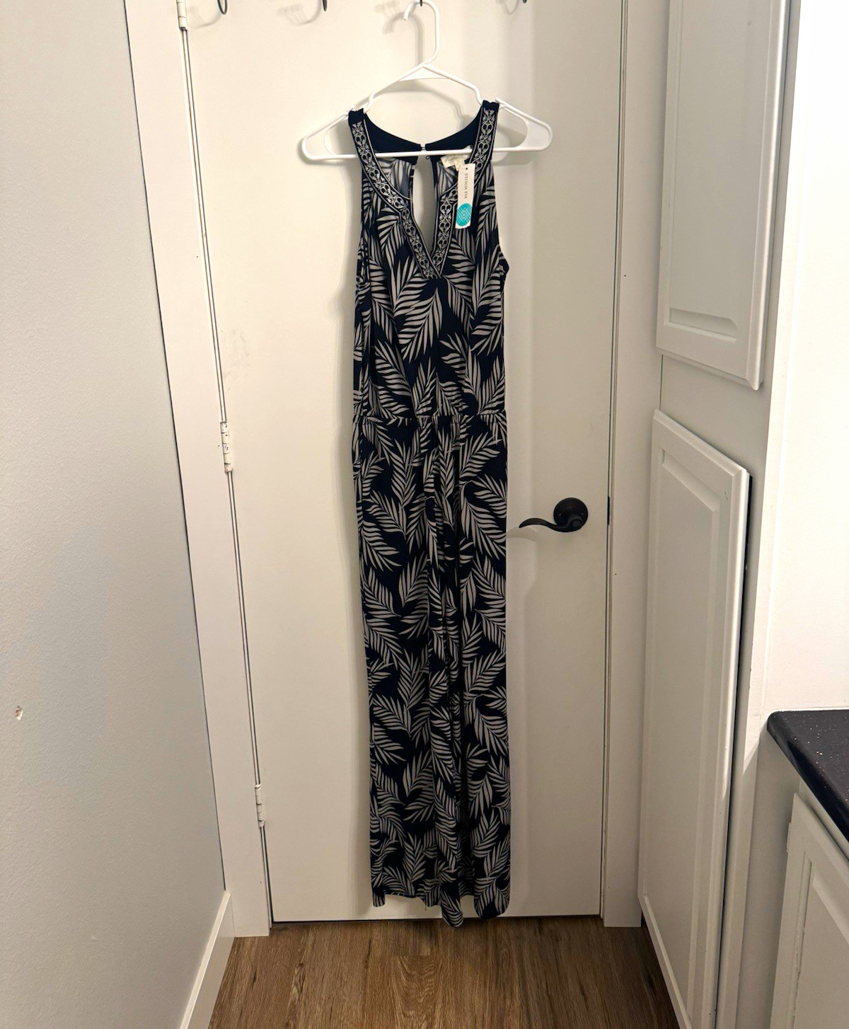 Magnolia Grace Womens S Black White Leaf V-Neck Sleeveless Maxi Embroidered