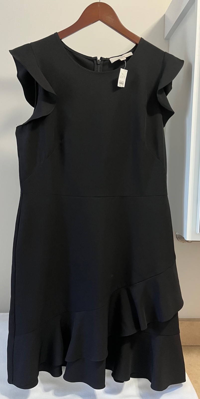 NWT LOFT Black Sleeveless Ruffle Dress Women’s Size 14 Rear Zip & Hook Stretch