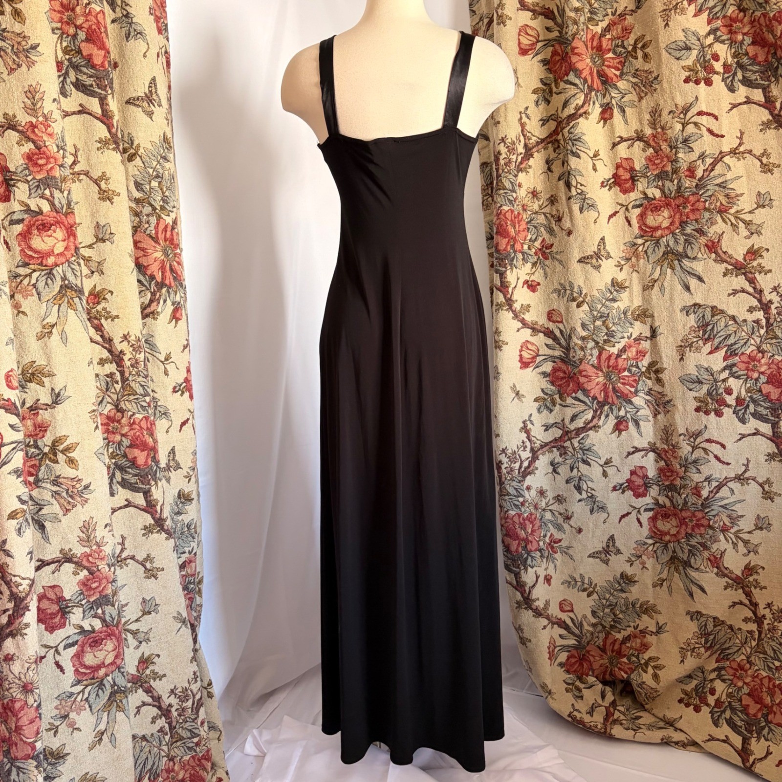 City Triangles Gorgeous flowy Black Maxi Dress/gown with Rhinestone Bust Detail