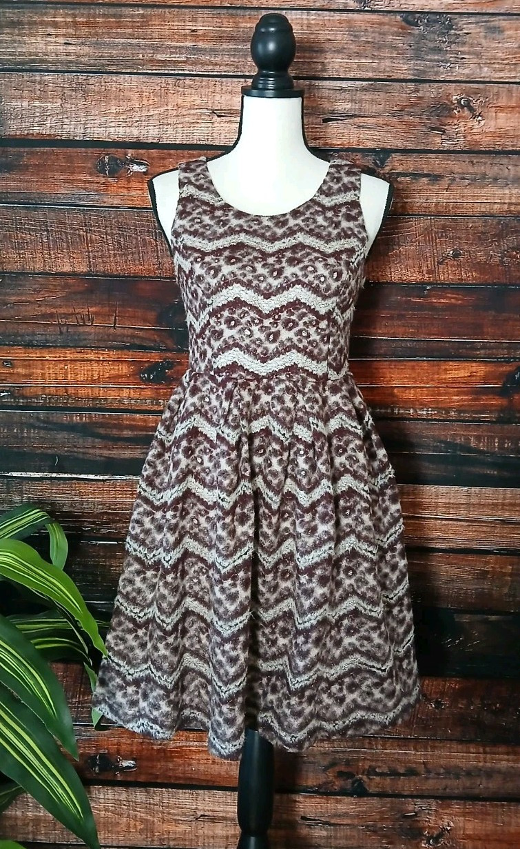 Hem & Thread Dress Size Medium Fit & Flare Lined Soft Fuzzy Leopard Print