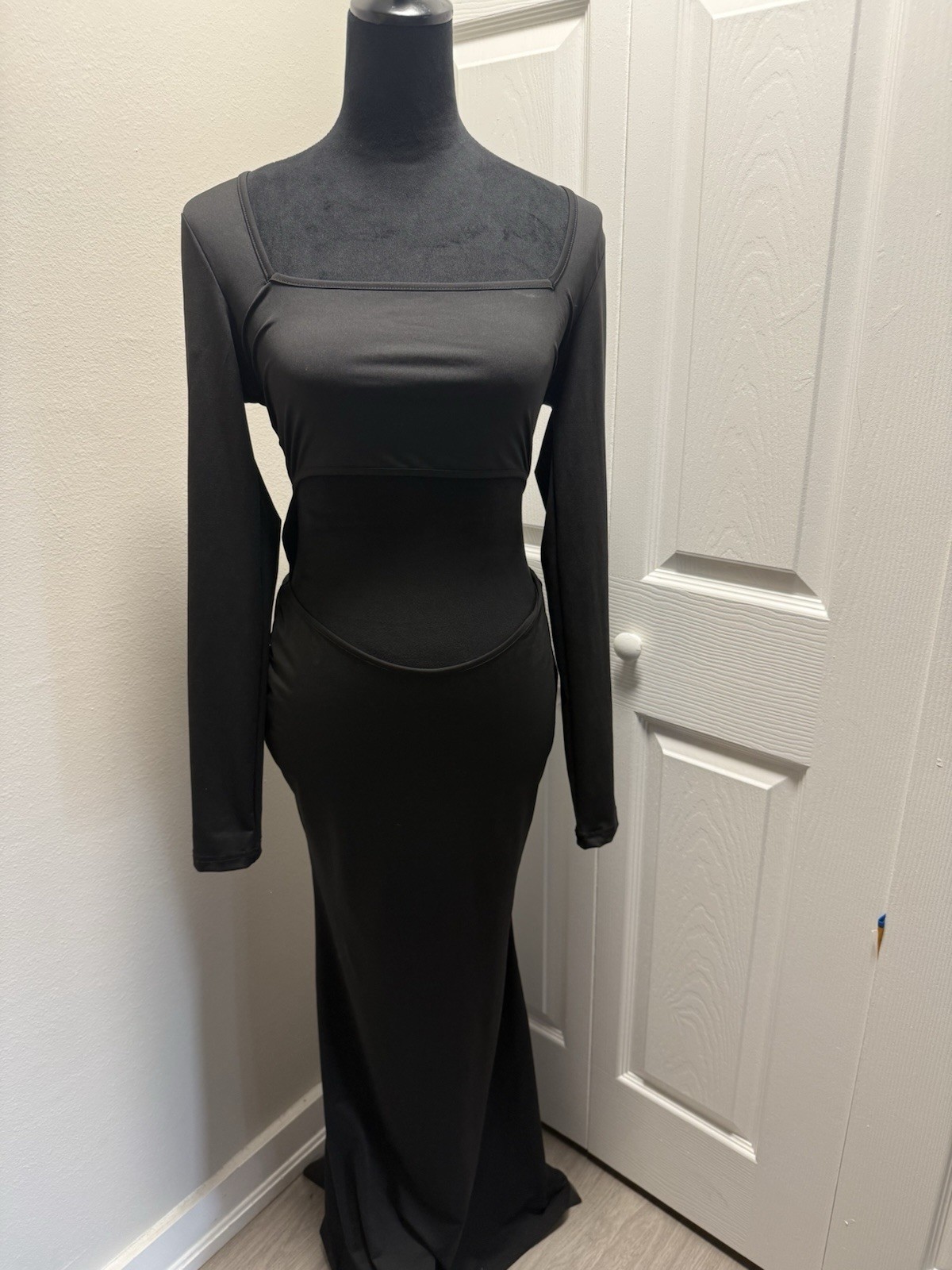 Black Solid Stretch Bodycon Maxi Dress Square Neck Open Back Long Sleeve S