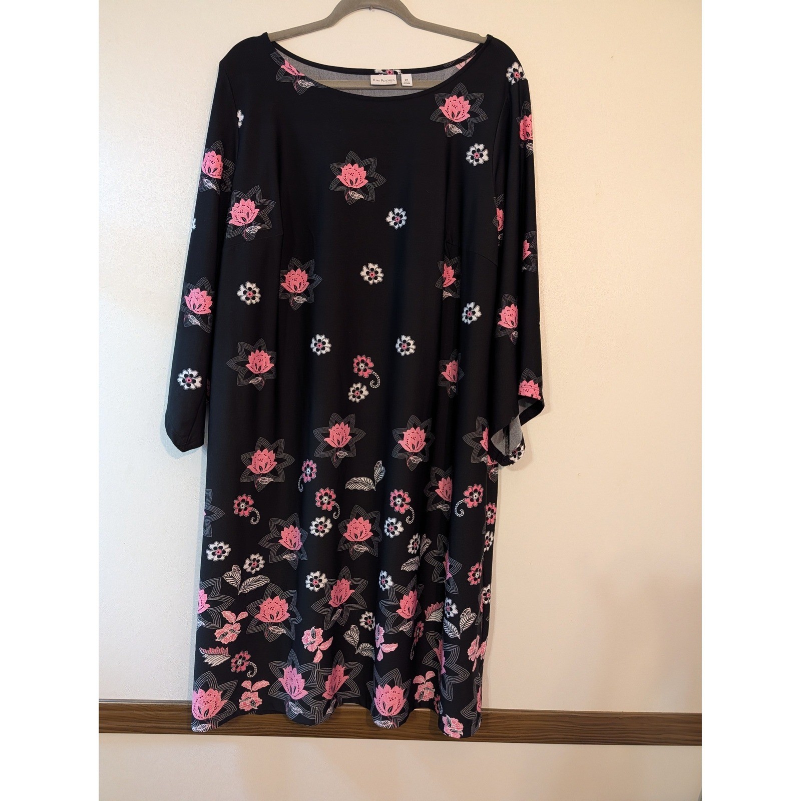 Kim Rogers Curvy Black Pink Floral Lotus Print Shift Dress 2X Bell Sleeve Knit