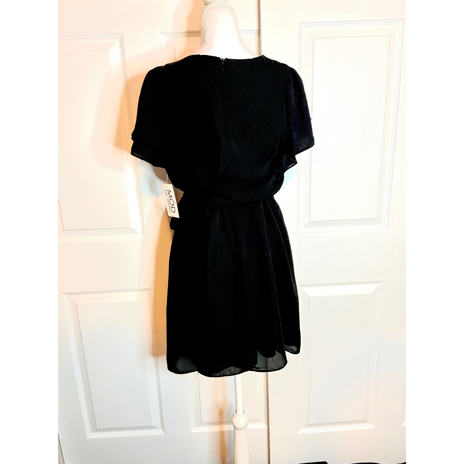 Mod Trend Boutique Womens Black V-Neck Flutter Sleeve Wrap Mini Dress NWT Small