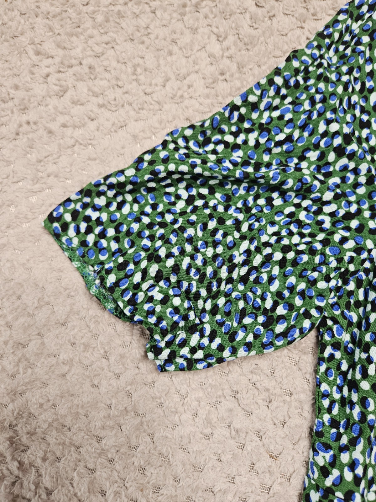 Nobody’s Child Alexa Ditsy Print Midi Dress V-Neck Short Sleeve Green Size UK 14