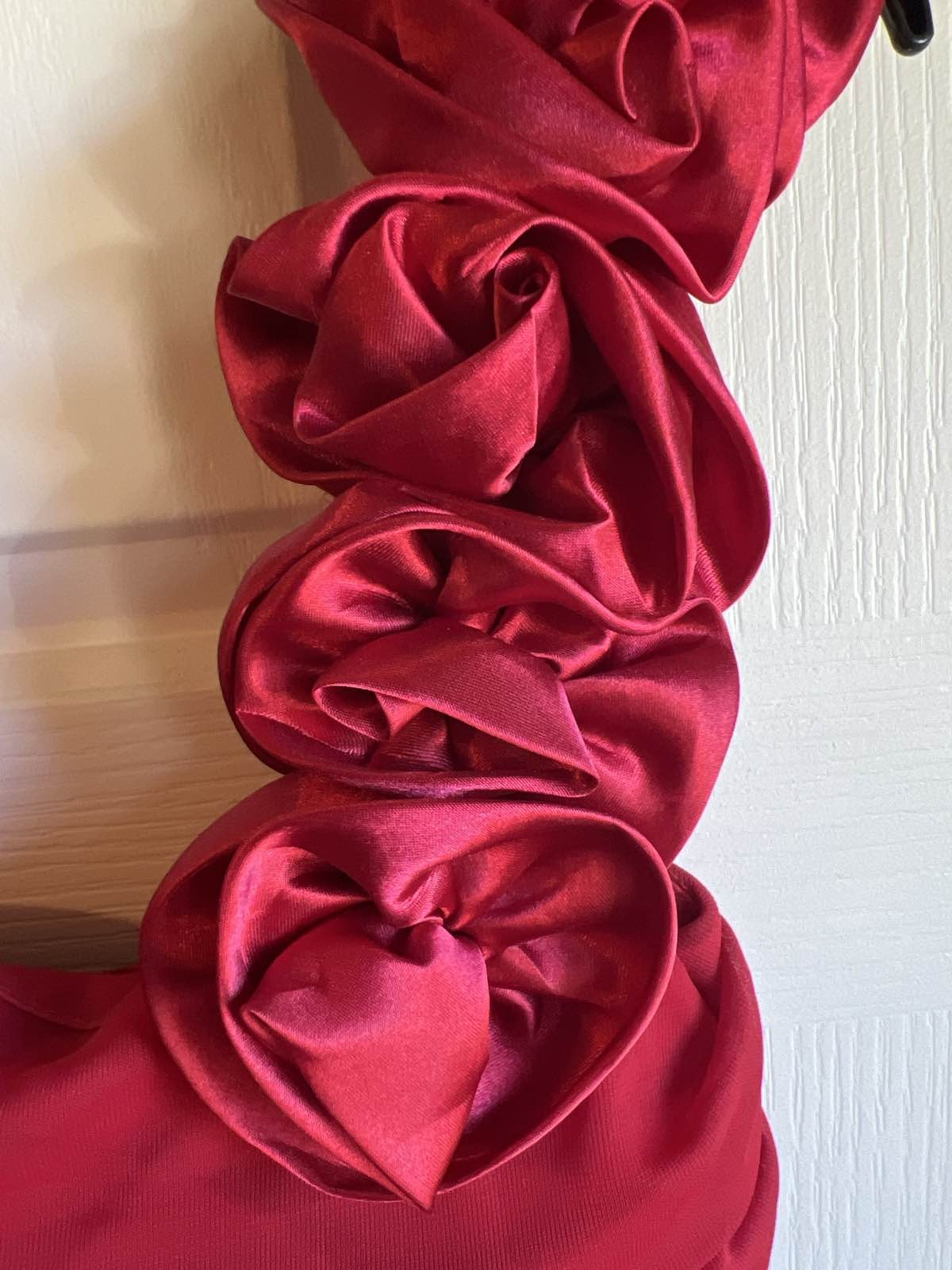 Eureka Red One Shoulder Ruched Rosette Maxi Prom Formal Dress Size Small