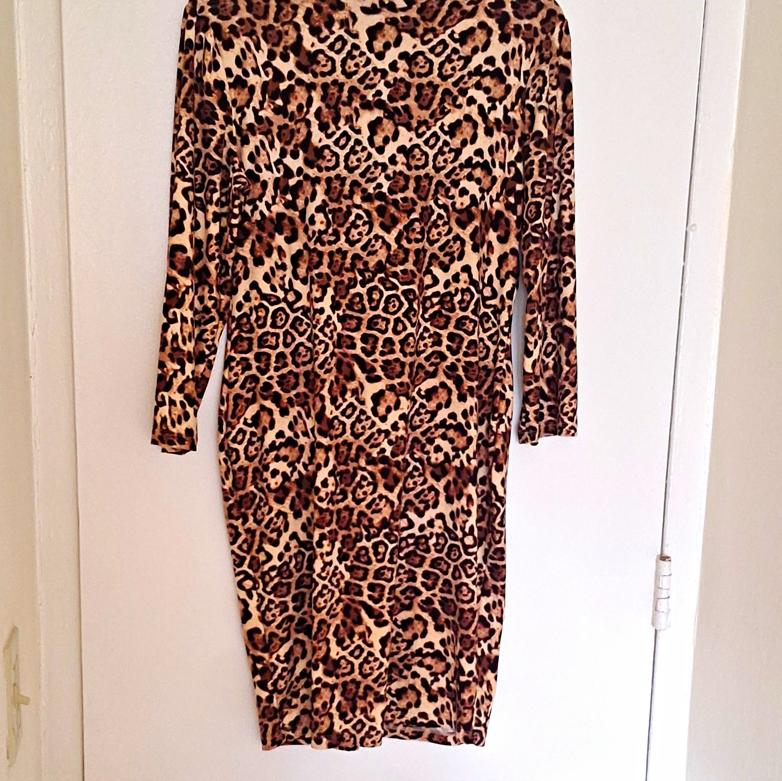 J for Justify Leopard Animal Print V-Neck Long Sleeve Sheath Dress L