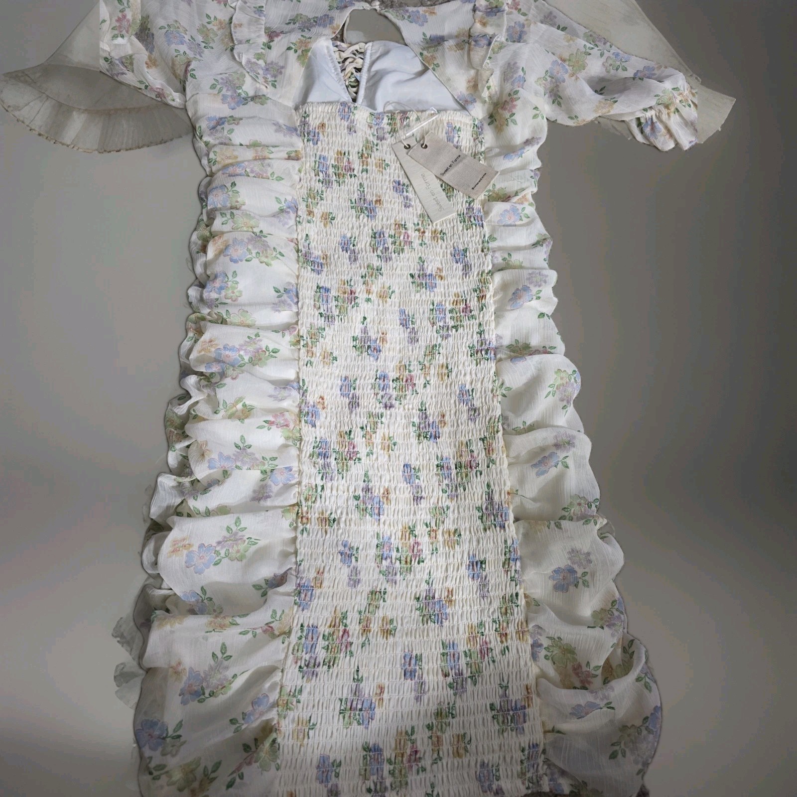 Sweet En Forme White Floral Ruched Mini Dress Smocked Cottagecore Medium NWT