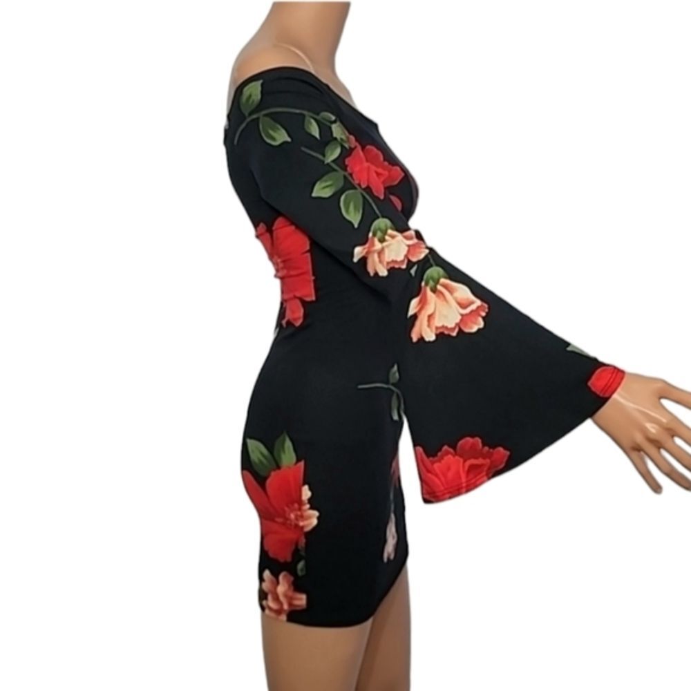 BLACK BEAD Black floral dress with off-the-shoulder bell sleeves Size M