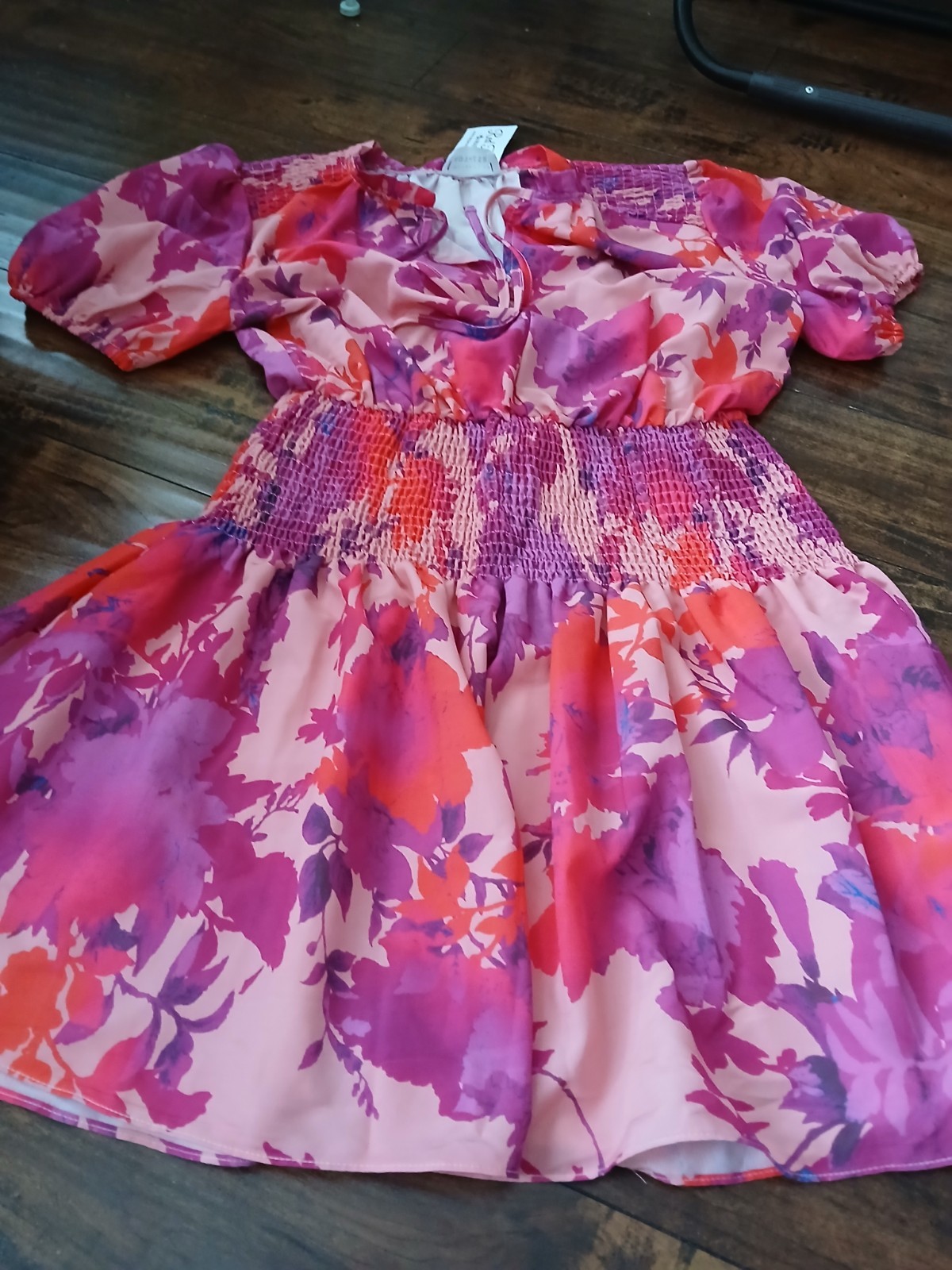 New First Love by Lovelyn Pink Floral Chiffon Smocked Puff Sleeve Dress Size M