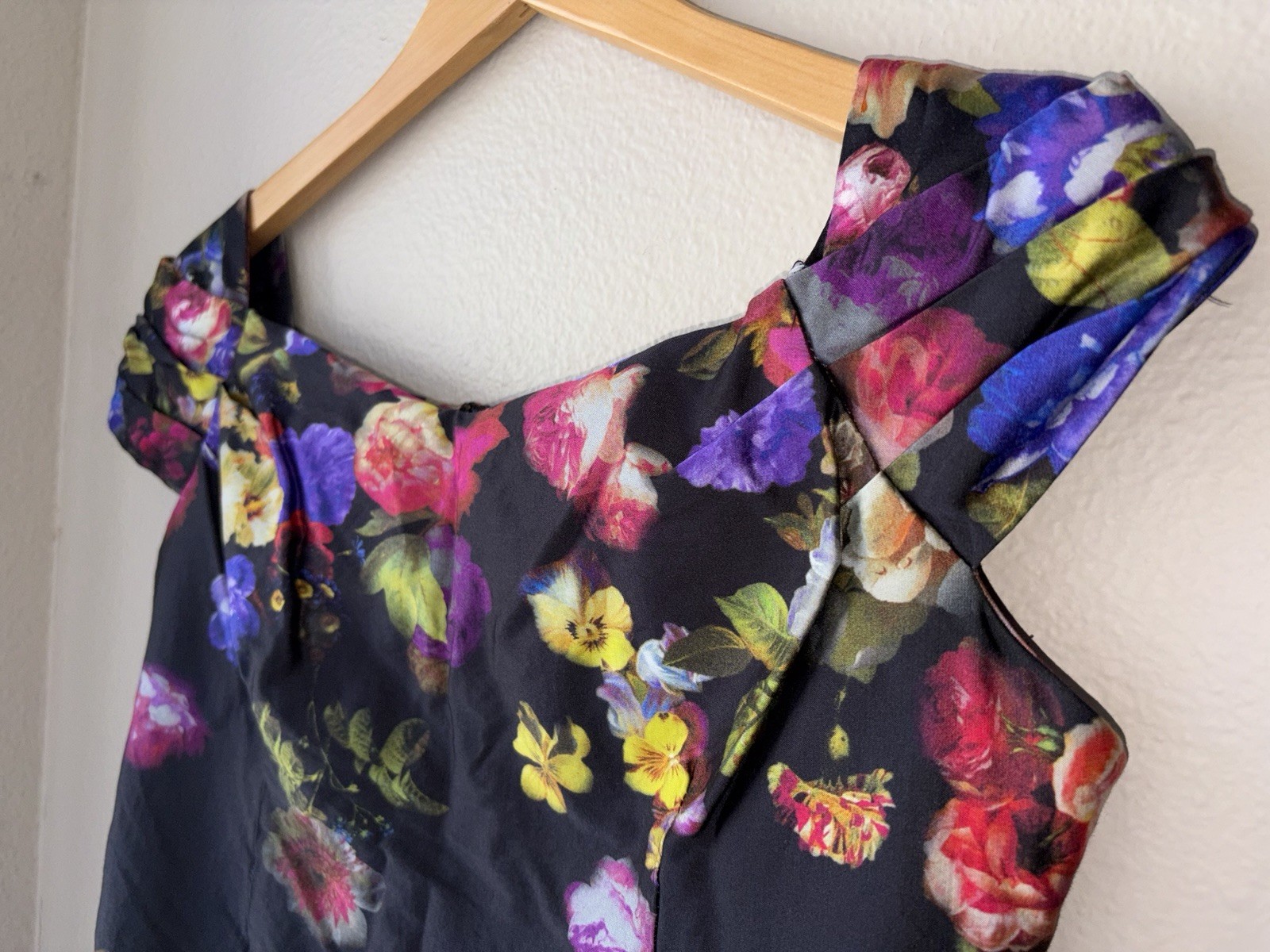 MILLY NY Satin Vibrant Watercolor Black Floral Dress Women’s Size 10 Sweatheart