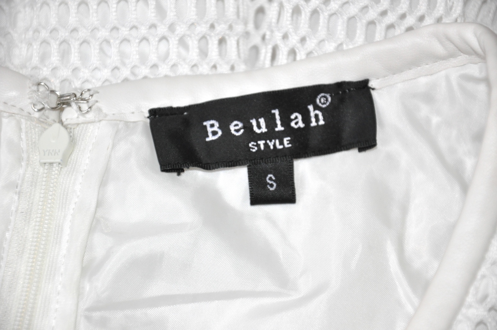 BEULAH White Sleeveless Structured Polyurethane Coated Netting Dress – S