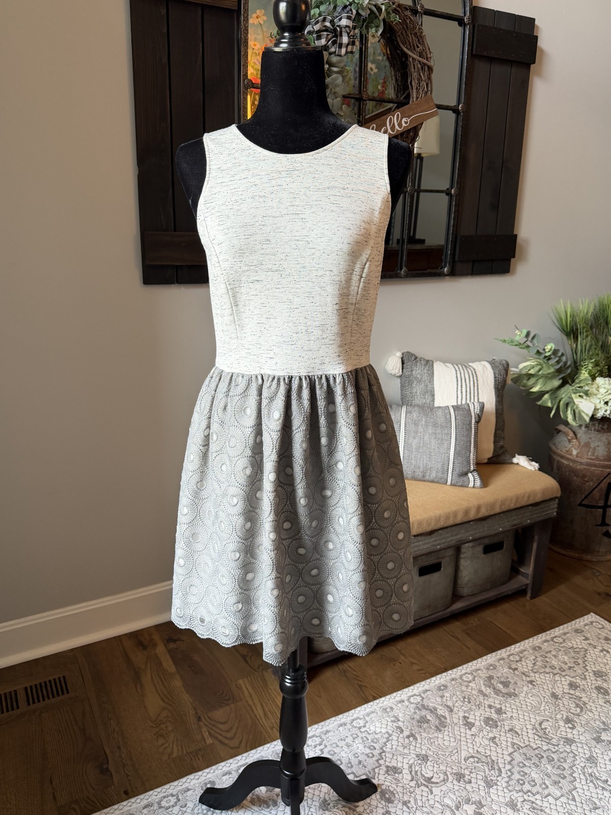 Kensie Dress Womens Small Sleeveless Lace Overlay Circle Fit Flare Small