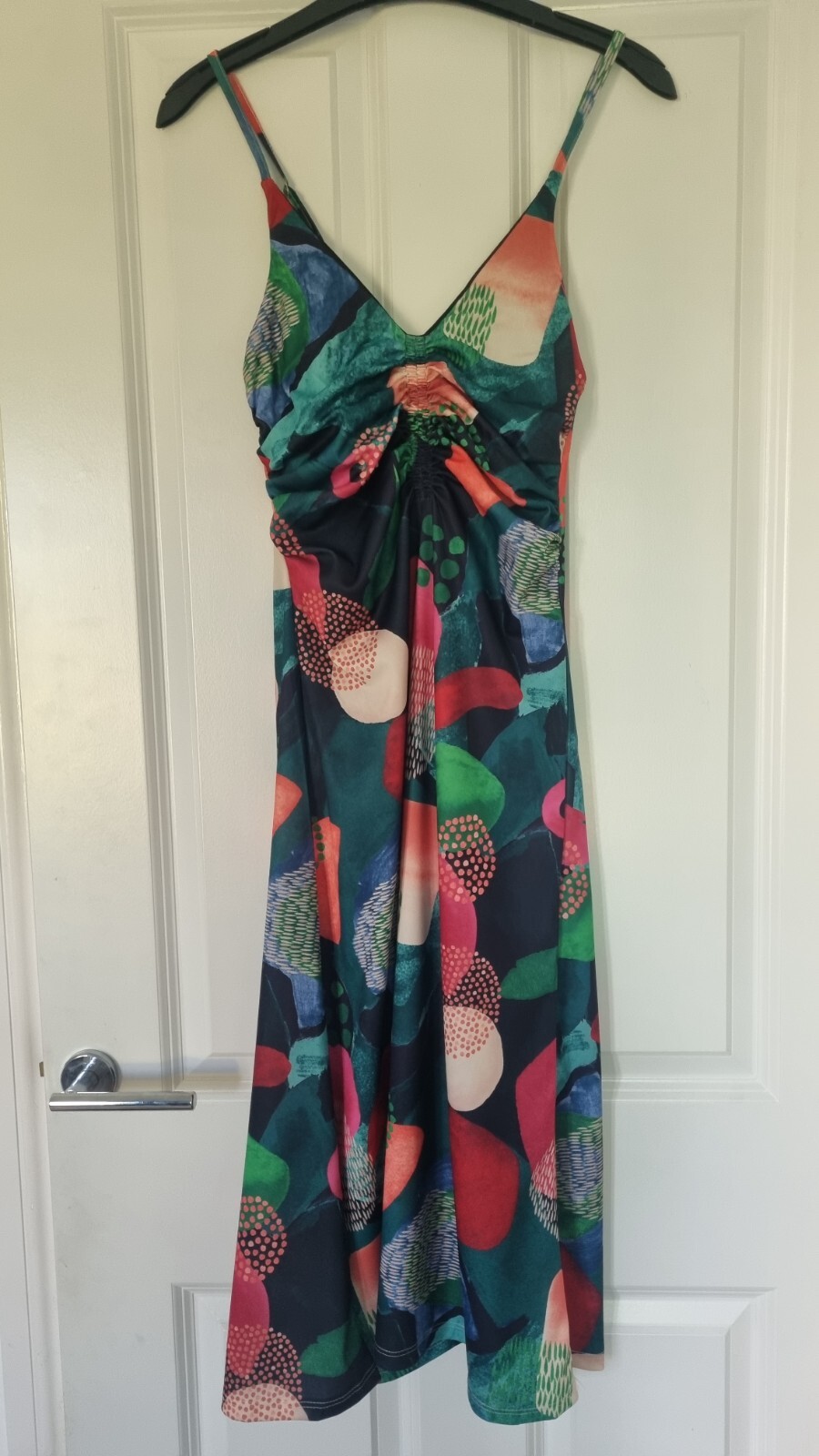 GOSSIP GREEN RED PINK BLUE ABSTRACT PRINT STRETCHY STRAPPY CROSS BACK DRESS – M