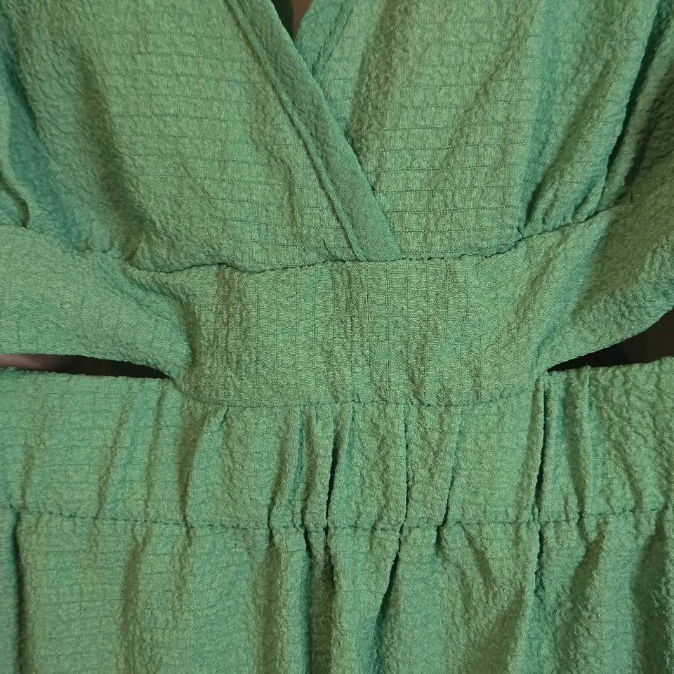 Womens Lg Emerald Green MidI Dress Back Cutout And Tie Detail Flare Smocked