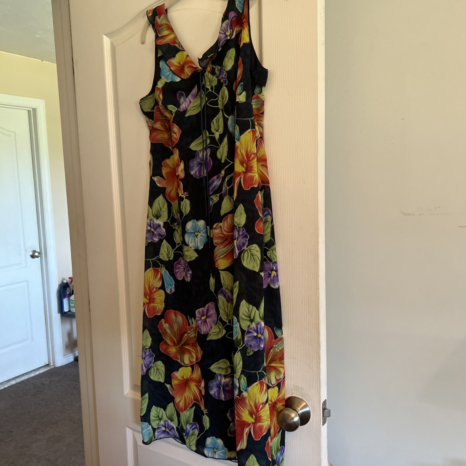 A Wild Thyme Black Floral Dress. Flowy. Size 16. Very Pretty!