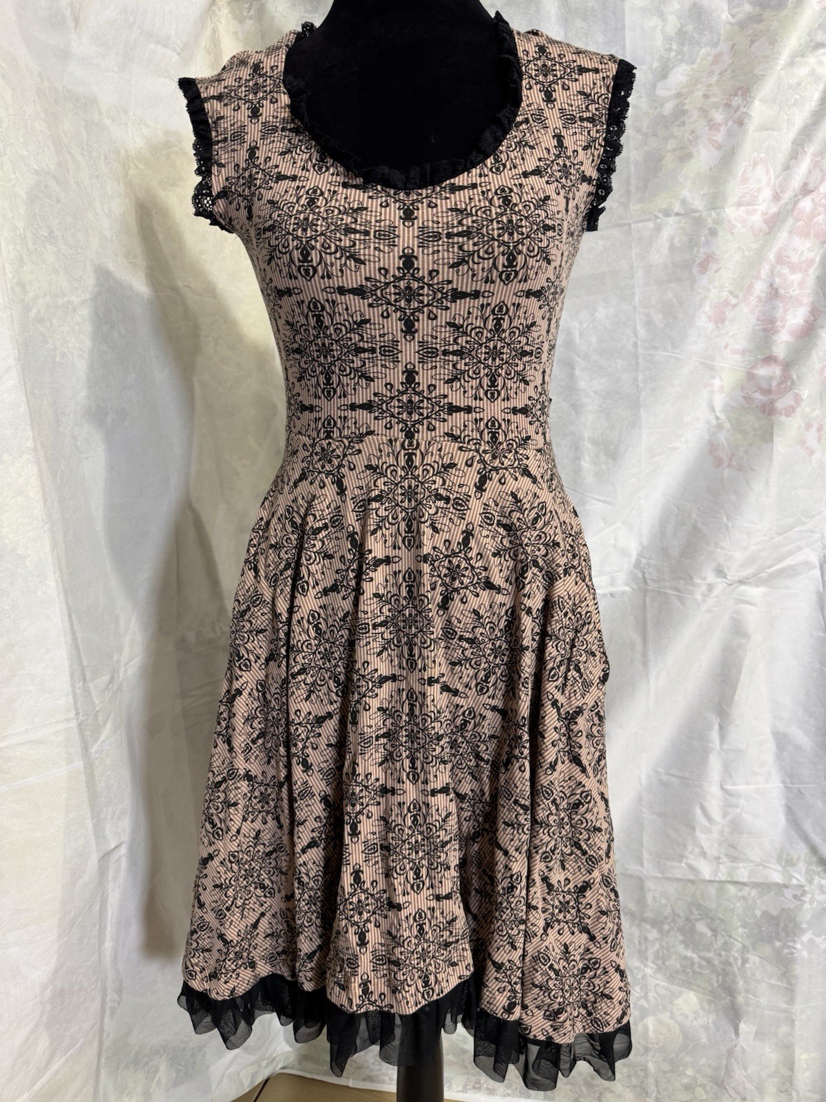 Effie’s Heart Women’s Damask Print Fit and Flare Dress Size S